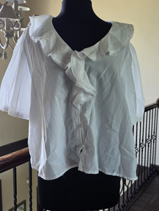 Old Navy Tops - Old Navy White Ruffle V-Neck Button Front Blouse